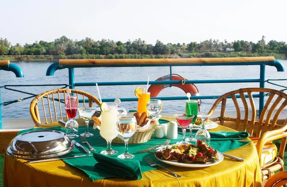 Луксор: Nile Carnival Cruise