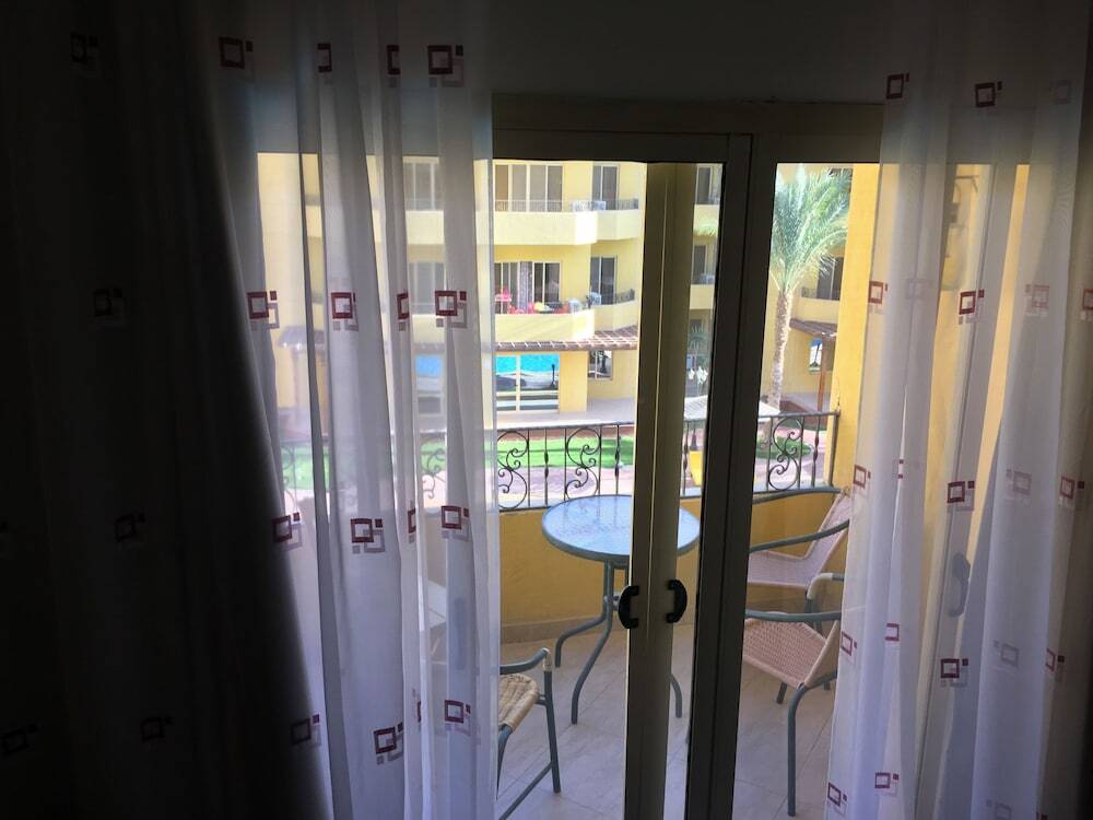 Хургада: Pool View Apart At British Resort 1334