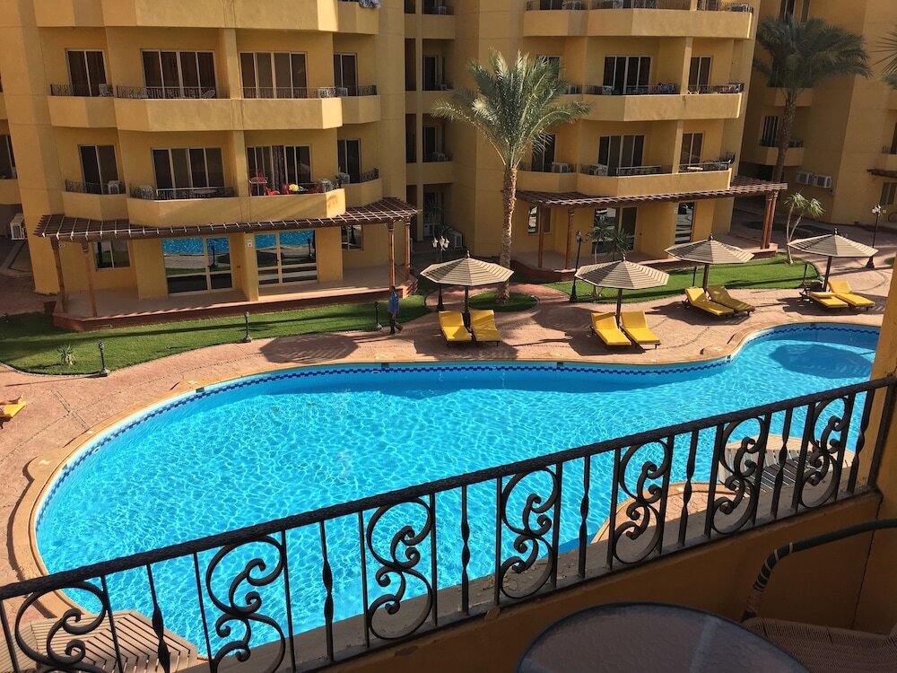 Хургада: Pool View Apart At British Resort 1334