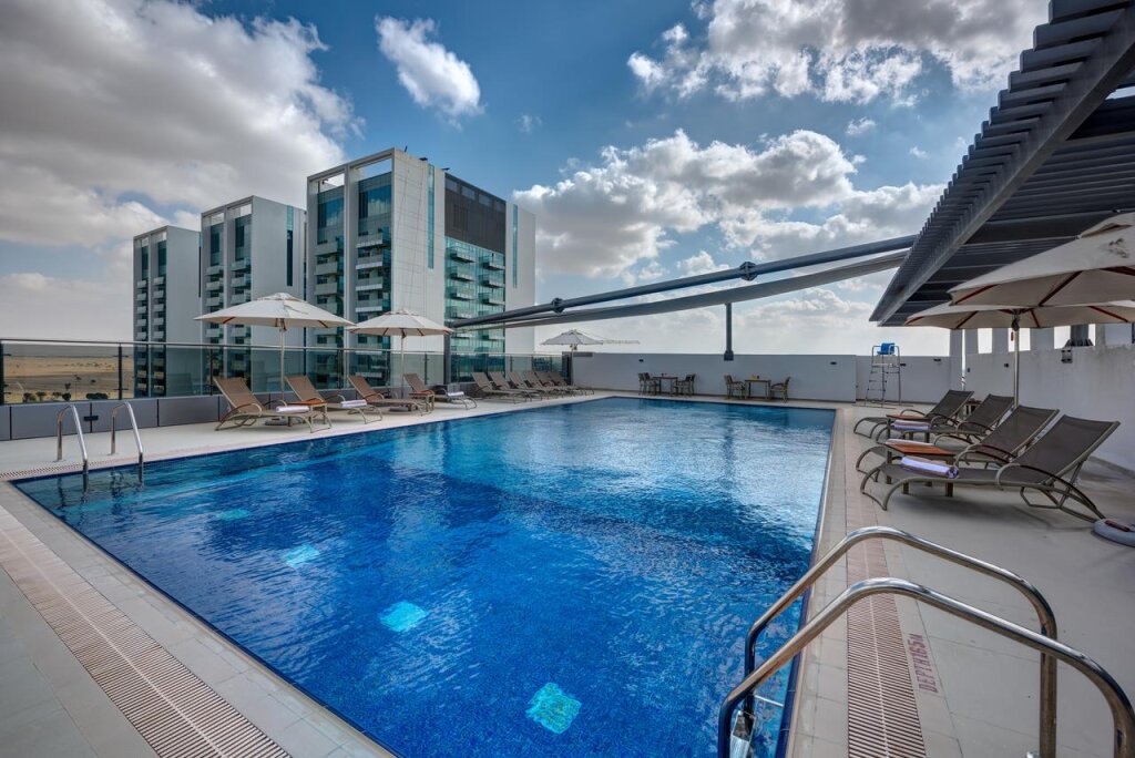 Дубай: The S Hotel Al Barsha