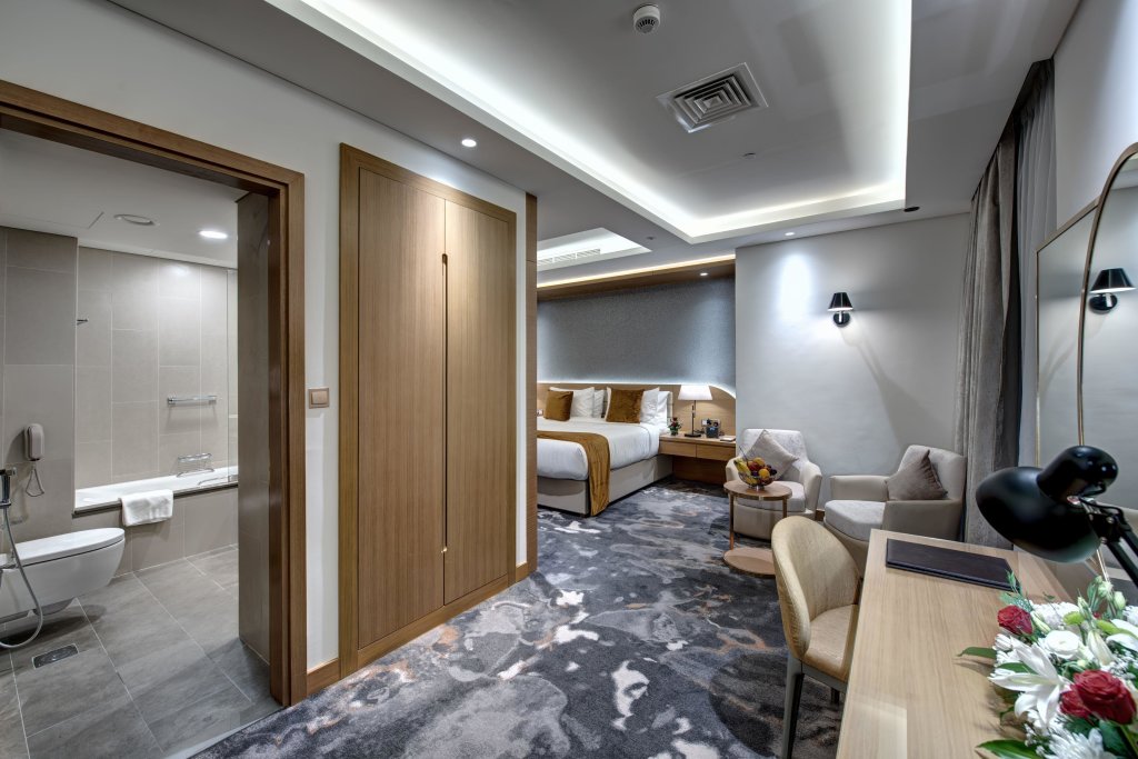 Дубай: The S Hotel Al Barsha