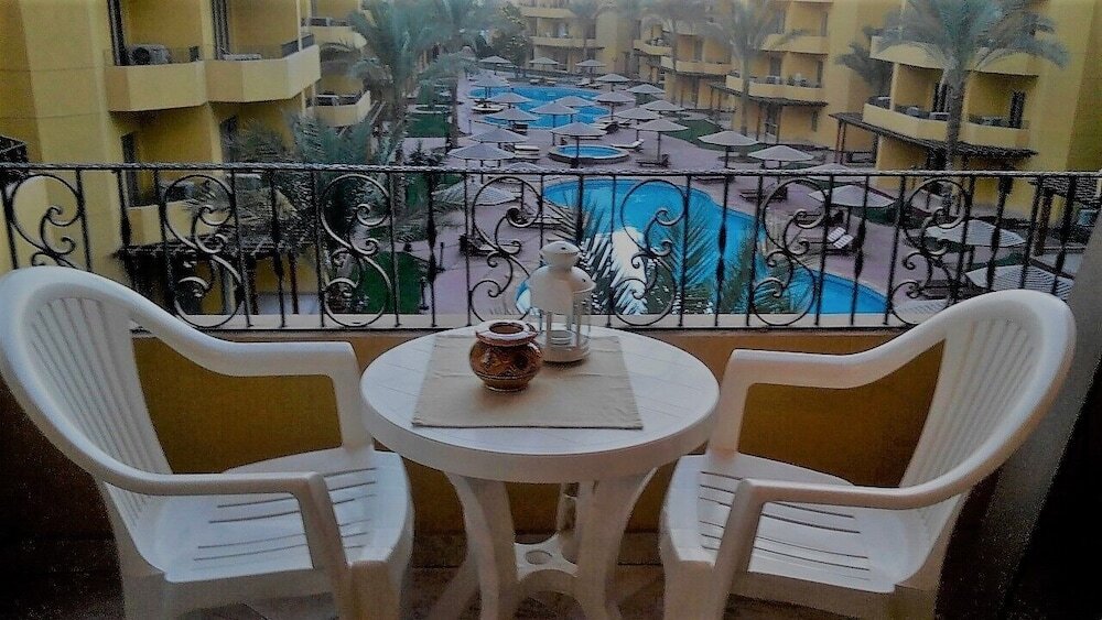 Хургада: Pool View Apart At British Resort 1532