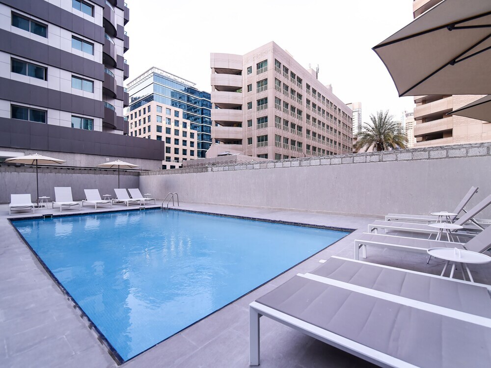 Дубай: OYO 144 Home Sheikh Zayed view Apartment
