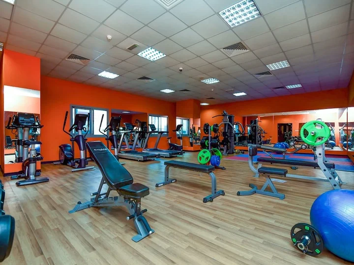 Дубай: OYO 144 Home Sheikh Zayed view Apartment