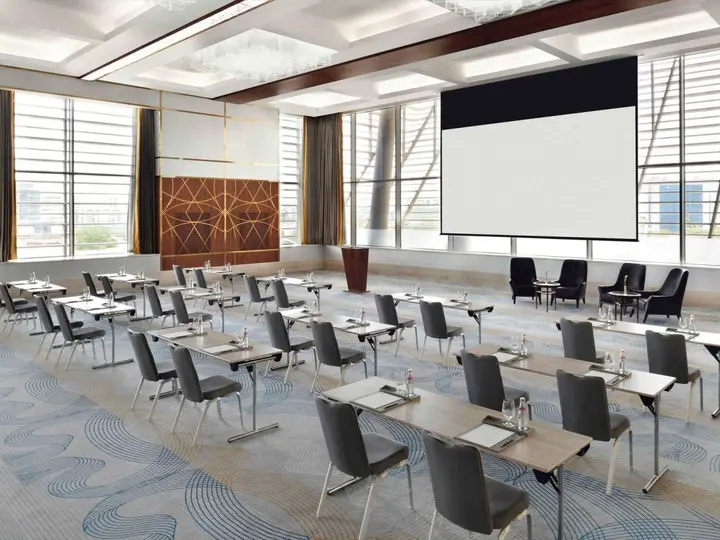 Дубай: Grand Plaza Mövenpick Media City
