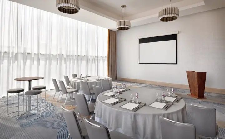 Дубай: Grand Plaza Mövenpick Media City
