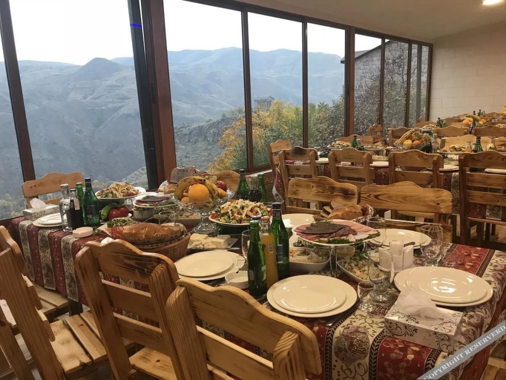 Гарни: Garni Bread House