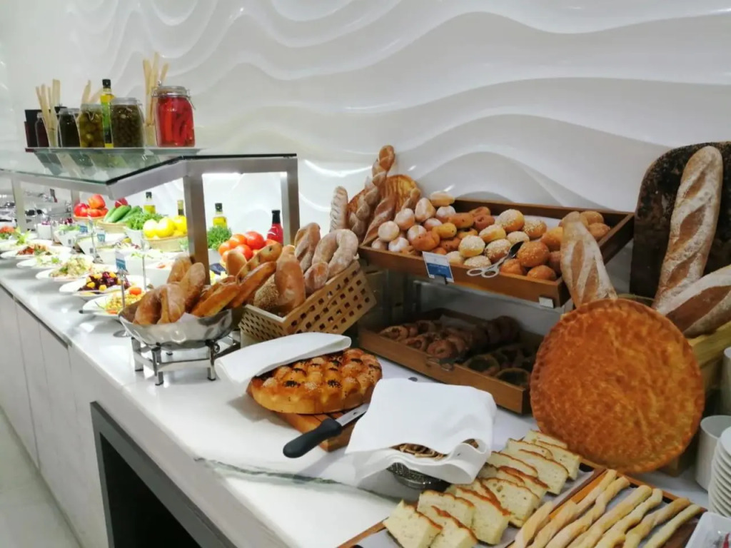 Дубай: City Avenue Hotel