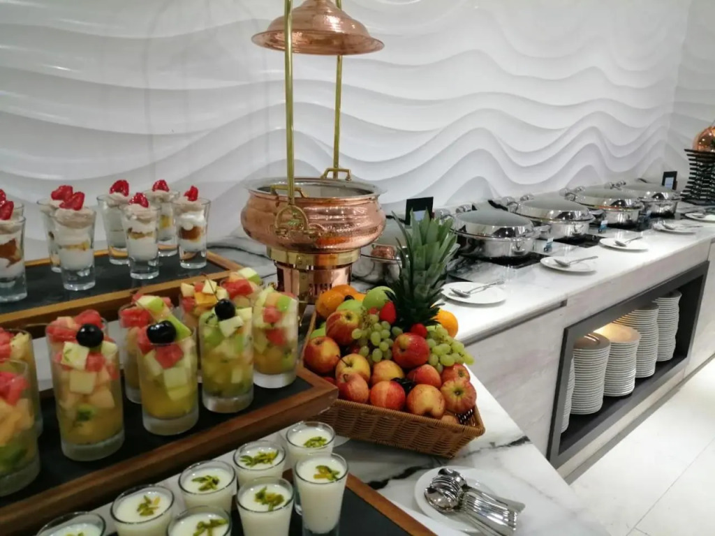 Дубай: City Avenue Hotel