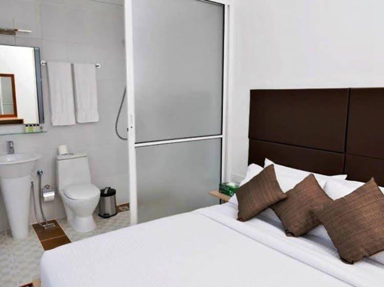 Отель Airport Comfort Inn Premium — фото 4