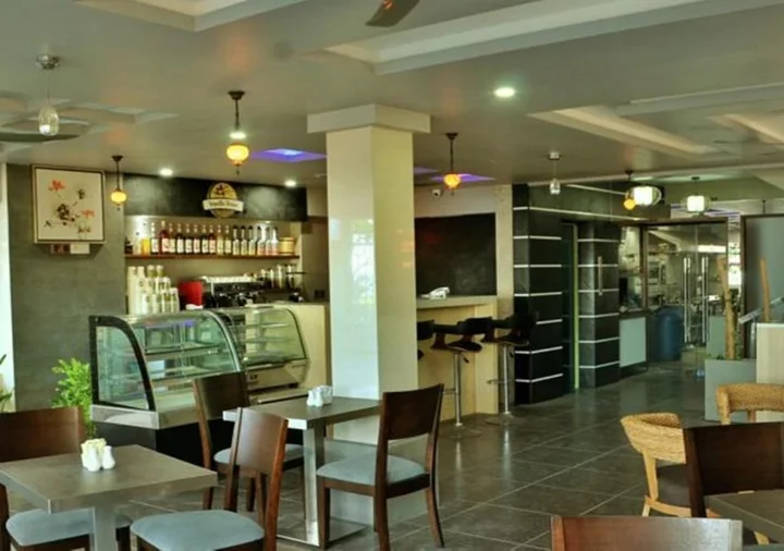 Хулхумале: Отель Airport Comfort Inn Premium