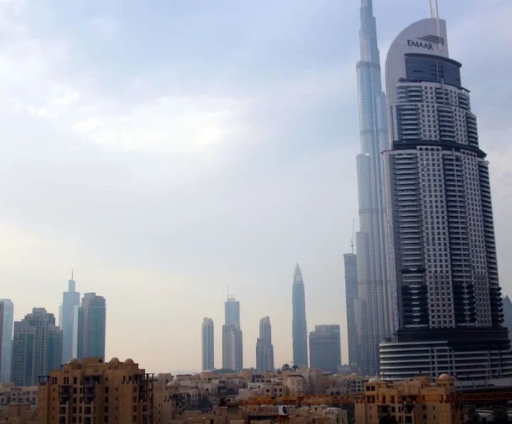 Дубай: Kennedy Towers - Al Noujoum