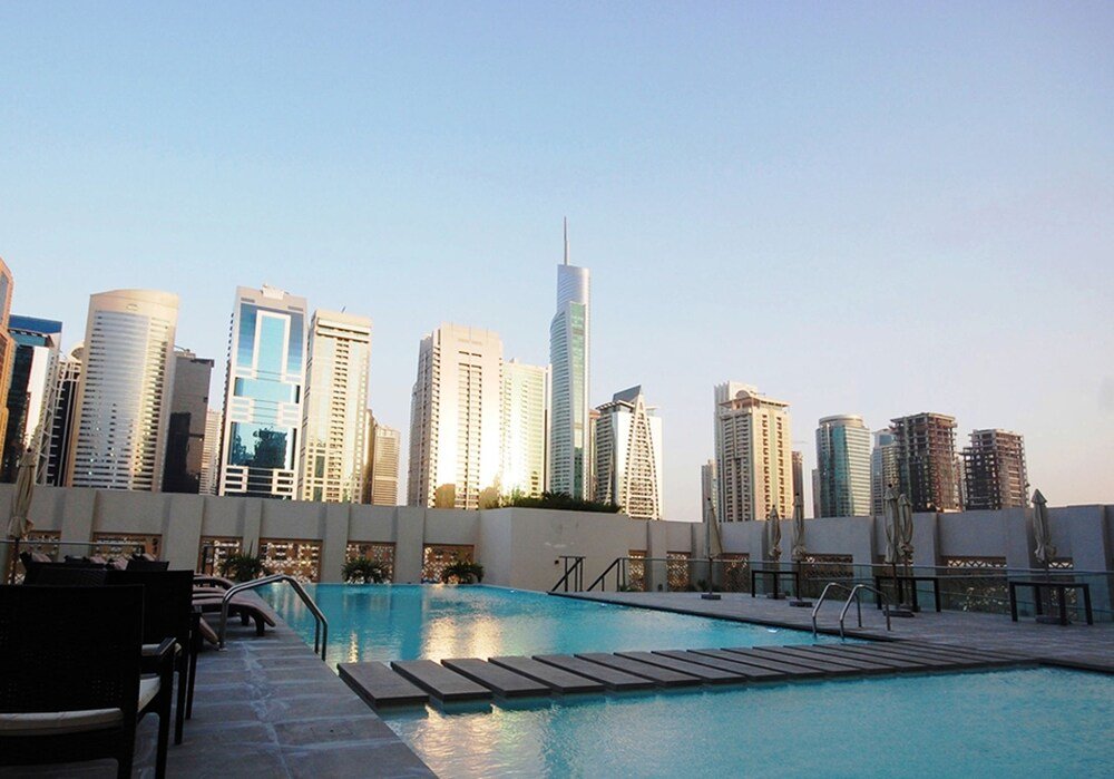 Дубай: Kennedy Towers - West Avenue