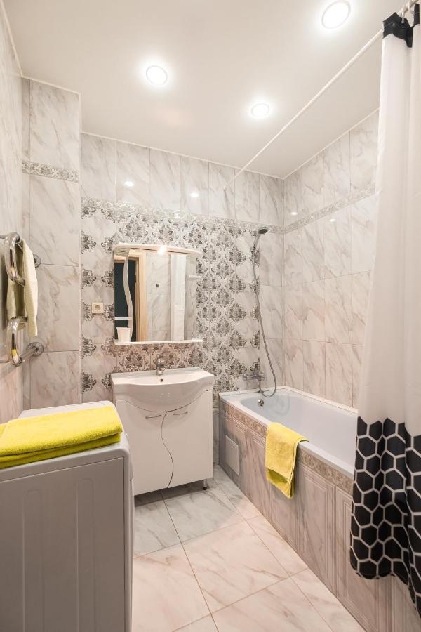 Казань: Apartment Adoratskogo 1A