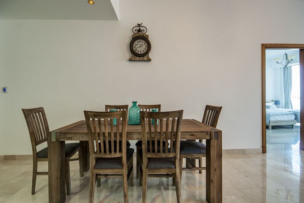 Дубай: Trident Grand  by Deluxe Holiday Homes