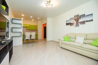 Казань: Apartment on Khakima 50