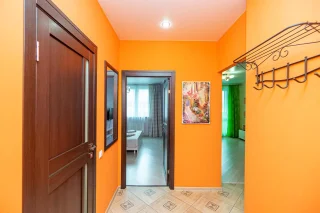 Казань: Apartment on Khakima 50