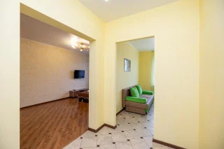 Казань: Apartment on Khakima 50