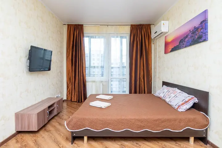 Казань: Apartment on Khakima 50