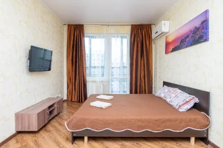 Казань: Apartment on Khakima 50
