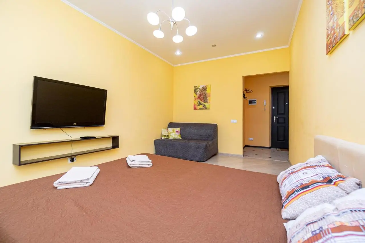 Казань: Apartment on Khakima 50