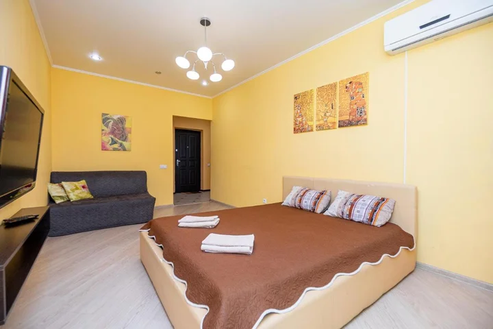 Казань: Apartment on Khakima 50