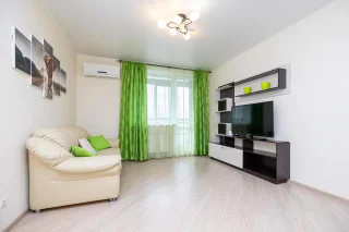 Казань: Apartment on Khakima 50