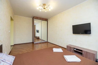 Казань: Apartment on Khakima 50