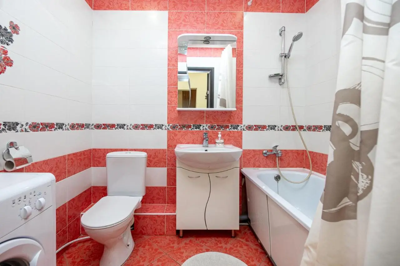 Казань: Apartment on Khakima 50