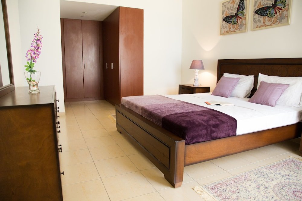 Дубай: HiGuests Vacation Homes - Sadaf 1