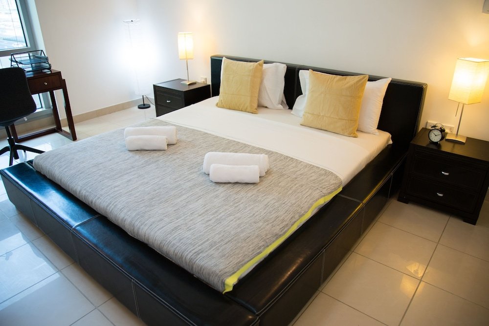 Дубай: HiGuests Vacation Homes - La Riviera