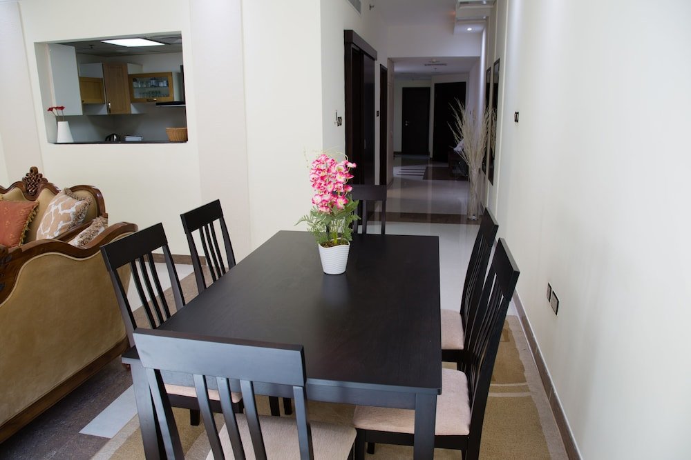 Дубай: HiGuests Vacation Homes - La Riviera