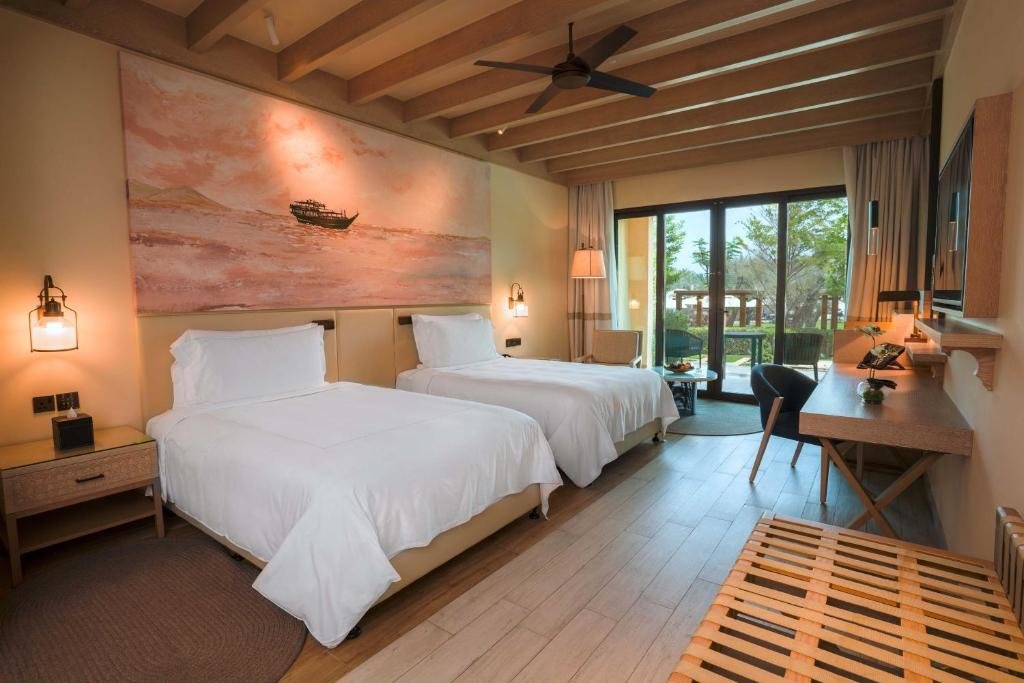 Абу-Даби: Saadiyat Rotana Resort and Villas