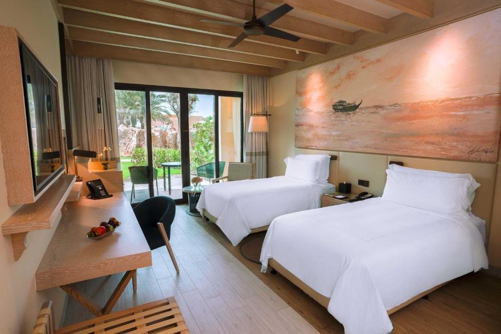 Абу-Даби: Saadiyat Rotana Resort and Villas