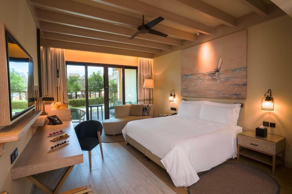 Абу-Даби: Saadiyat Rotana Resort and Villas