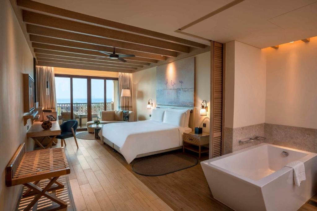 Абу-Даби: Saadiyat Rotana Resort and Villas