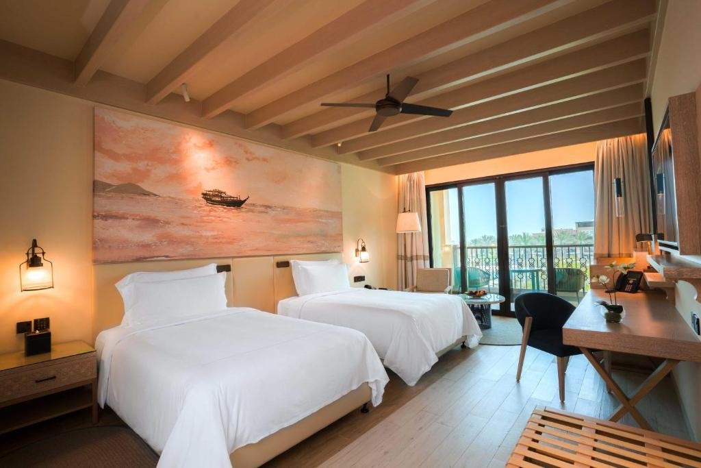 Абу-Даби: Saadiyat Rotana Resort and Villas