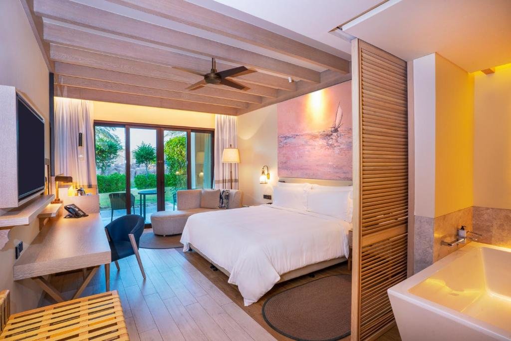 Абу-Даби: Saadiyat Rotana Resort and Villas