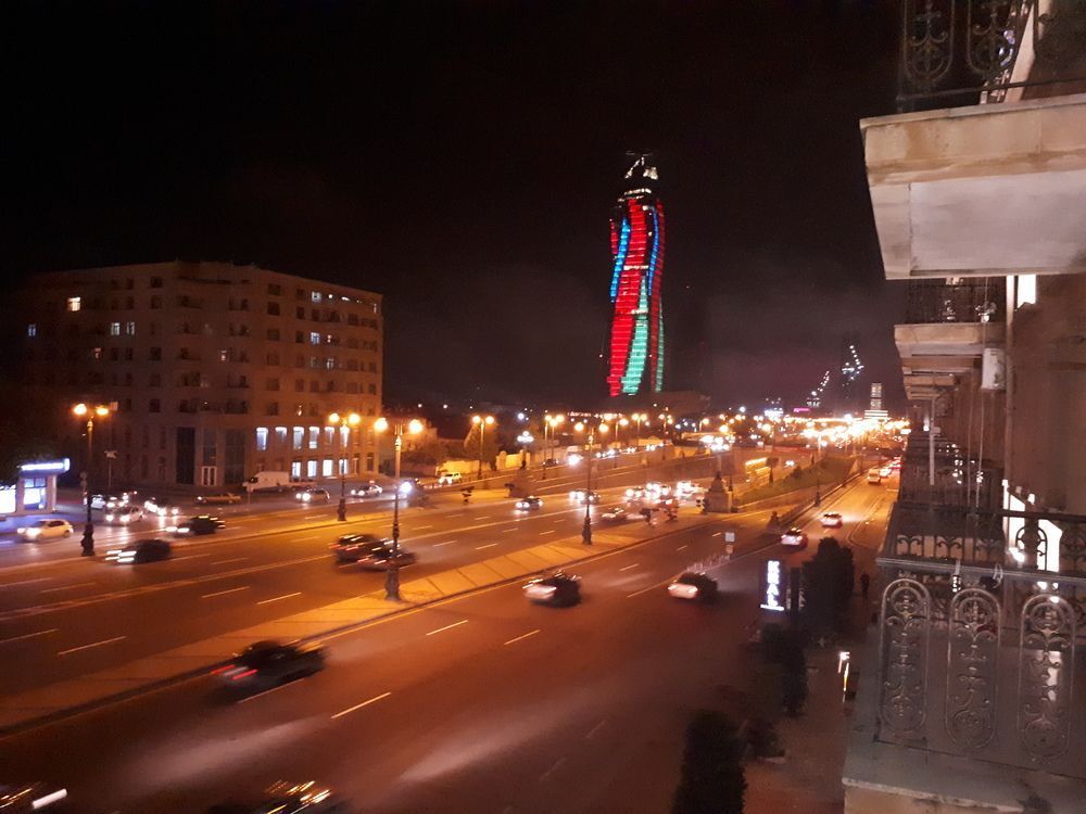 Баку: Apartment on Heydar Aliyev Ave