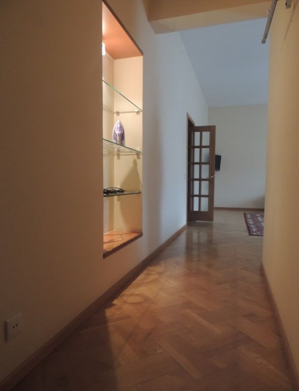 Баку: Apartment on Heydar Aliyev Ave