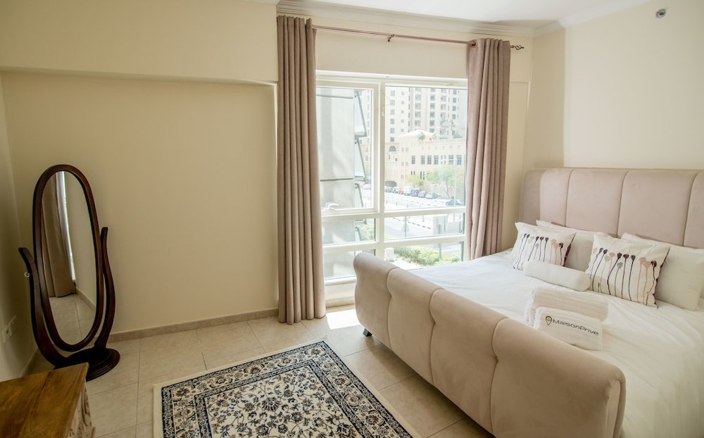 Дубай: MaisonPrive Holiday Homes - Al Sahab