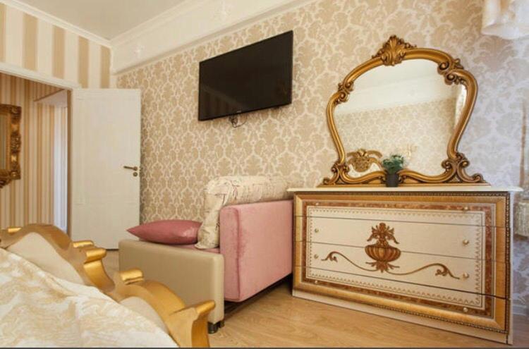 Казань: Apartment by Kremlin
