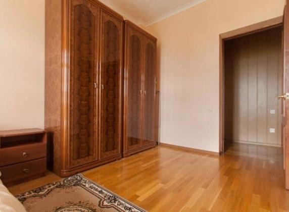 Казань: Apartment by Kremlin