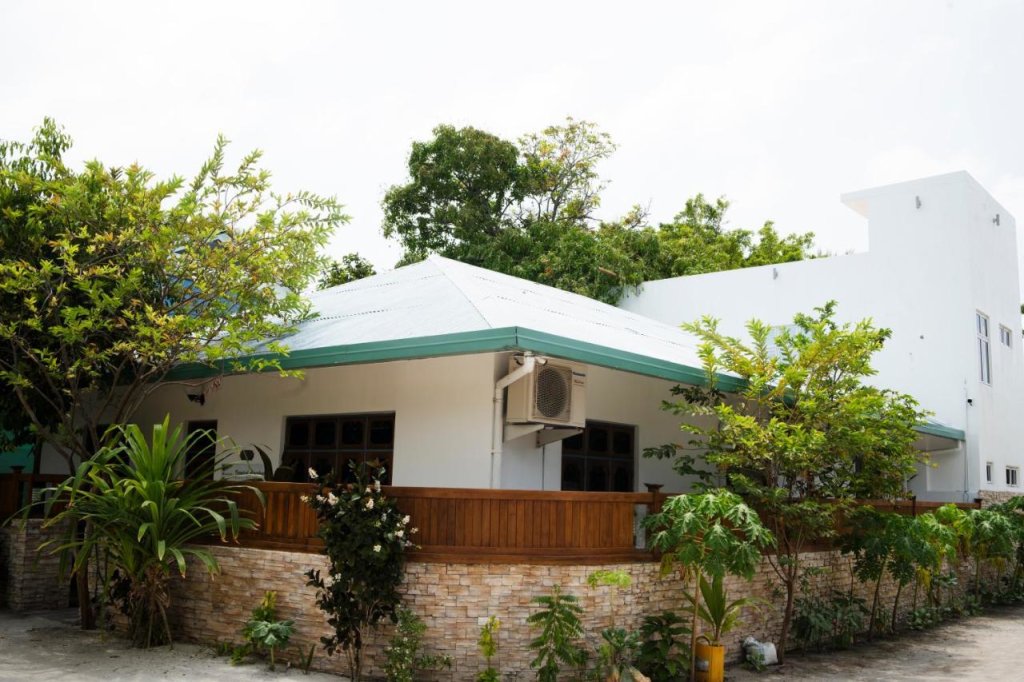 Атолл Баа: Tropical Biosphere Hotel