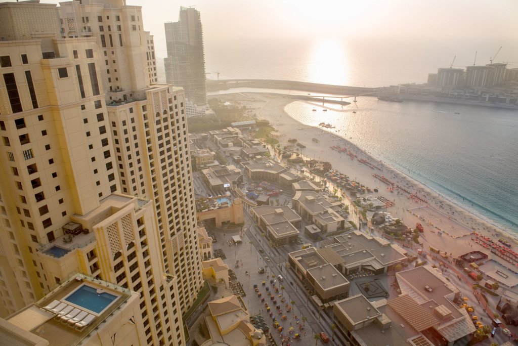 Дубай: Jbr 3 Bedroom Duplex Apartment