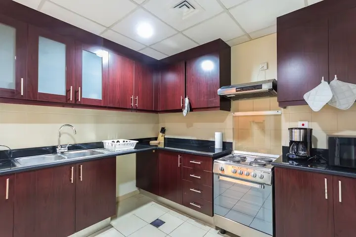 Дубай: Yanjoon Holiday Homes - JBR Amawj 4