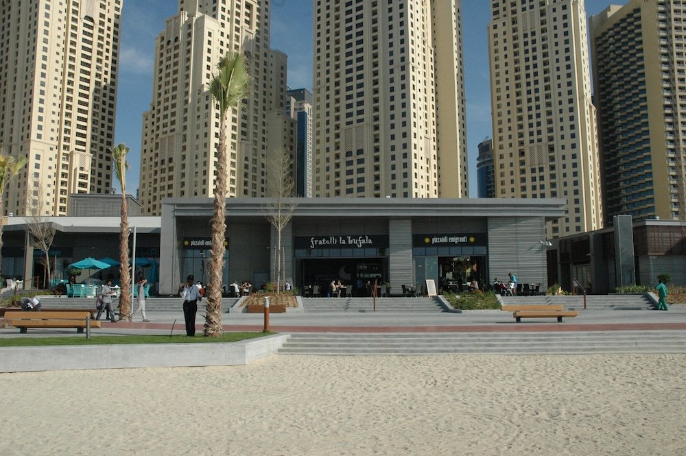 Дубай: Yanjoon Holiday Homes - JBR Amawj 4