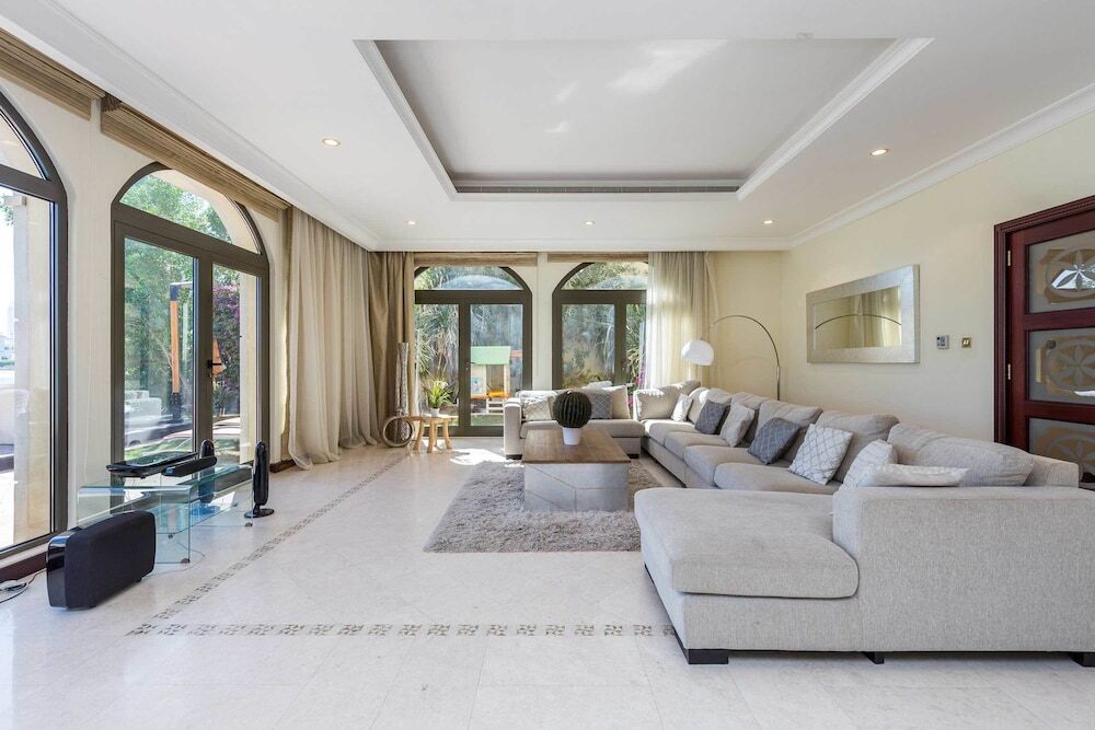 5 Bedroom Garden Villa at Frond E by Deluxe Holiday Homes — фото 3