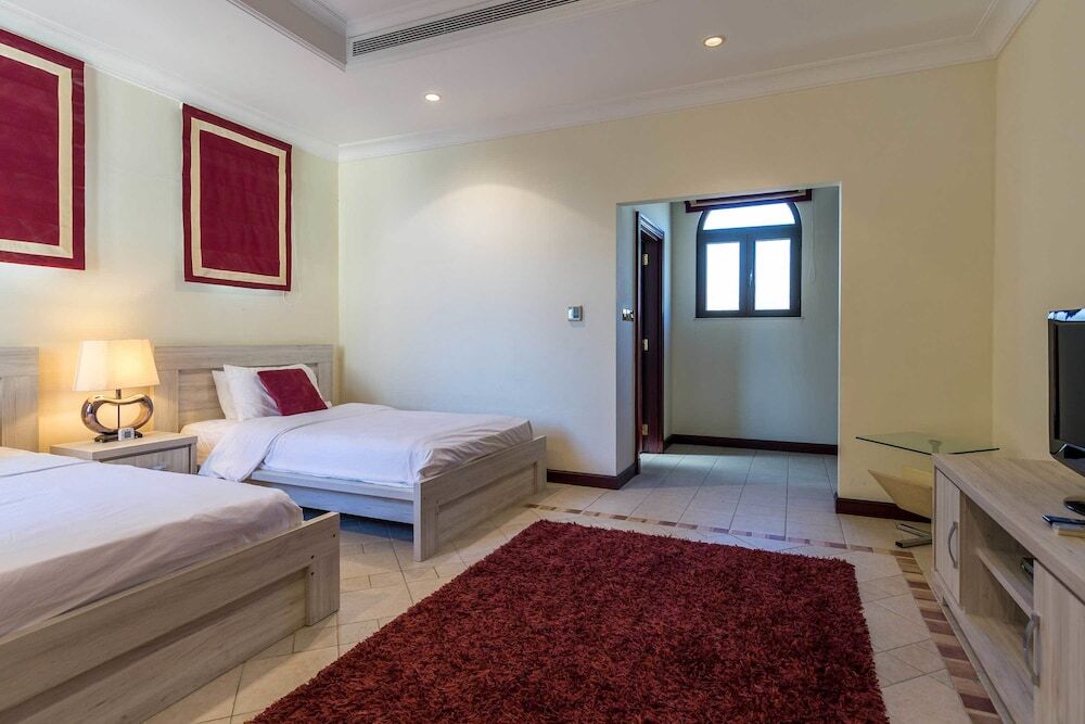 5 Bedroom Garden Villa at Frond E by Deluxe Holiday Homes — фото 6