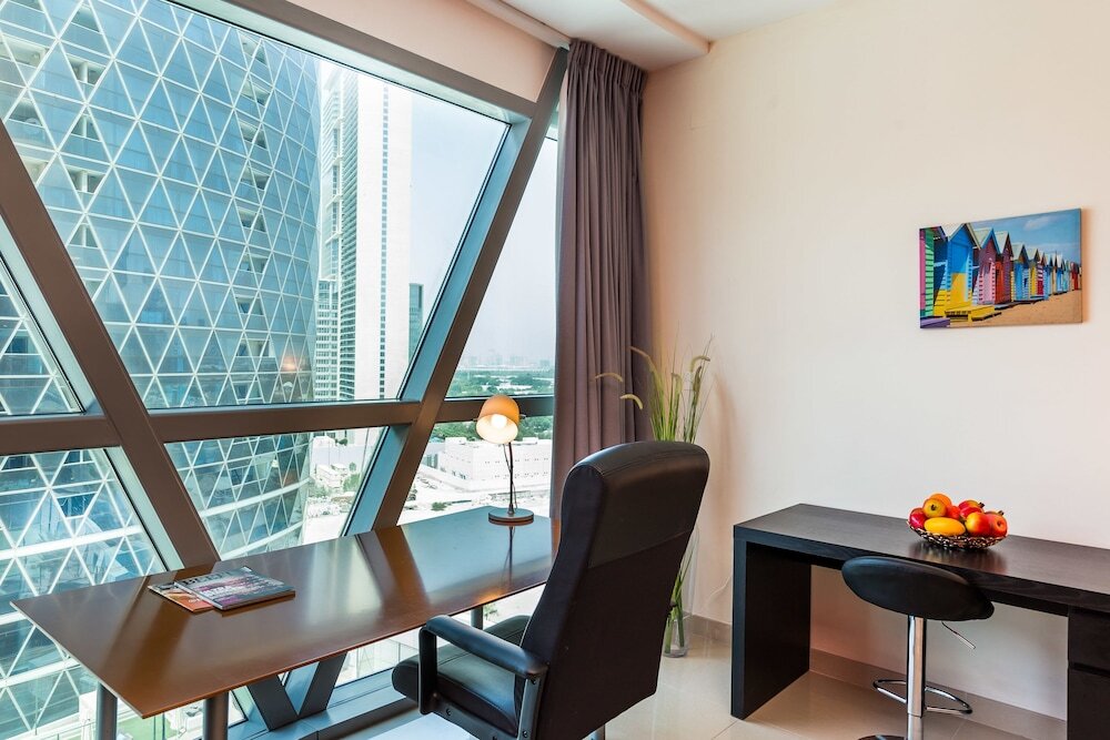 Дубай: Park Towers by Deluxe Holiday Homes